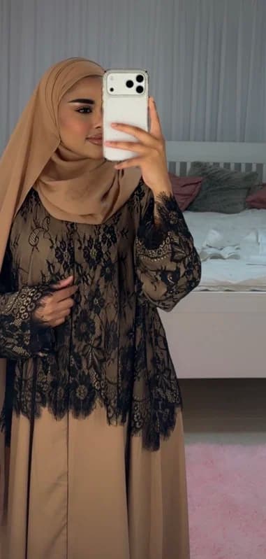 عباة نص دانتيل